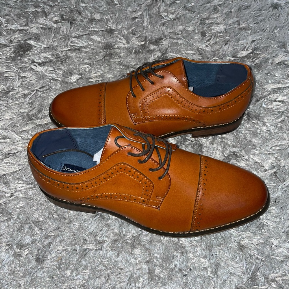 Men’s Bruno Marc dress shoes size 6